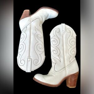 Vintage Acme Women's Western Cowgirl Leather Boots in Ivory White Sz 6m 3” Heel